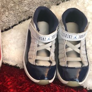 Jordan Retro Columbia 11s // 10C